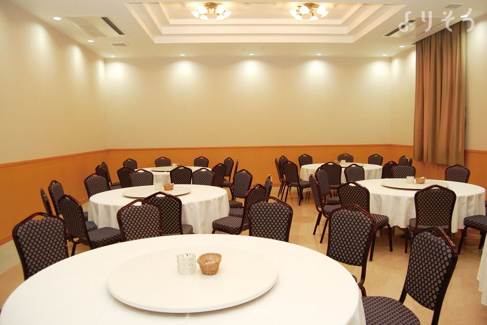 よりそう提携斎場(新潟県三条市五明264-2)のお清め所（会食室）写真です