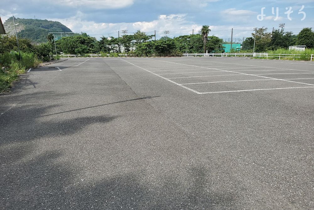 大垣市勝山斎場の駐車場写真です（1枚目）