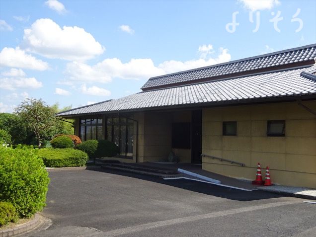 広陵町営斎場の外観写真です（3枚目）