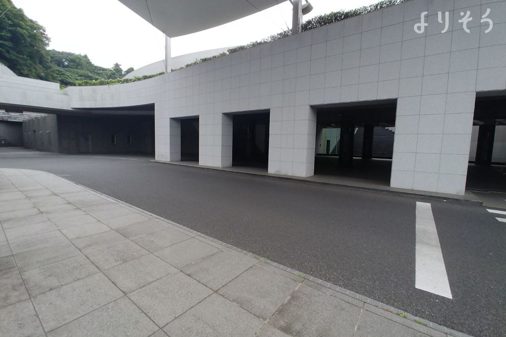 横浜市北部斎場の外観写真です（3枚目）