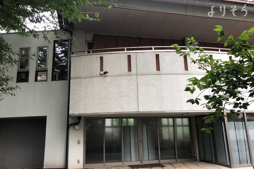 観明寺会館の外観写真です（2枚目）