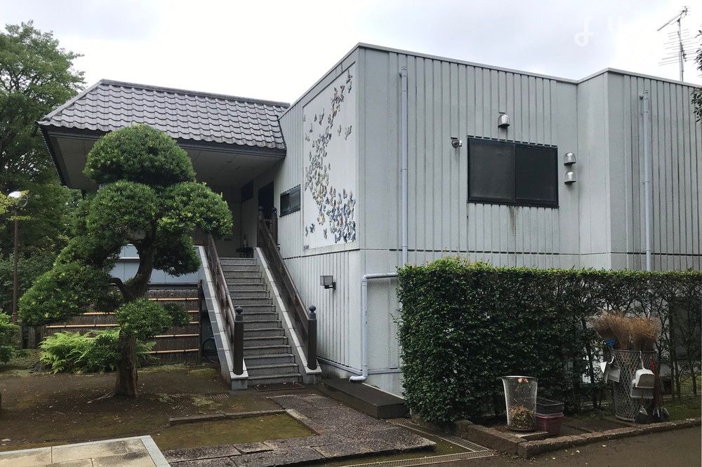 円融寺会館の外観写真です（3枚目）