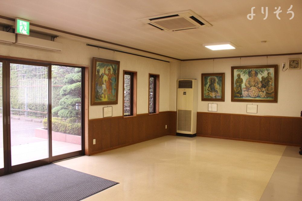 寶亀閣斎場のエントランス写真です（2枚目）