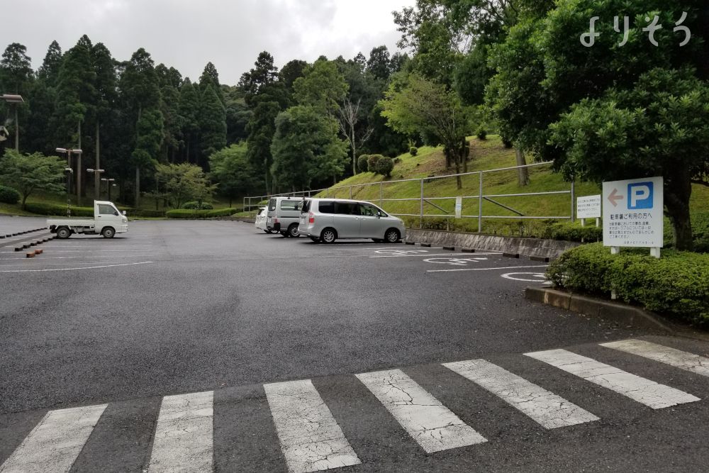 山桑メモリアルホールの駐車場写真です（2枚目）