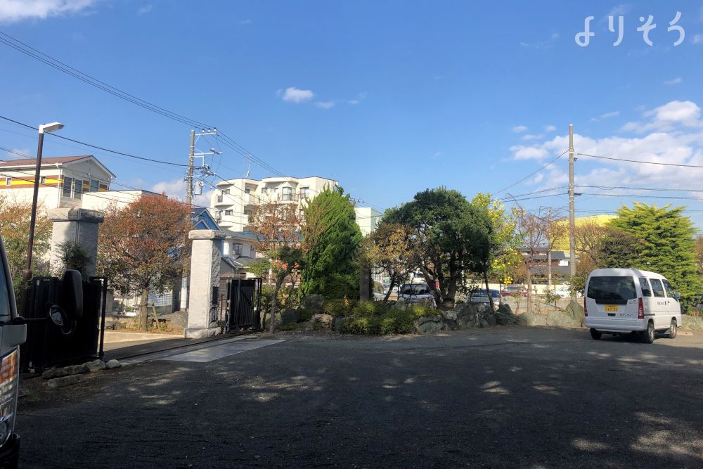 要法寺会館の駐車場写真です