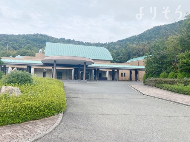 ひがしひろしま聖苑の外観写真です（2枚目）