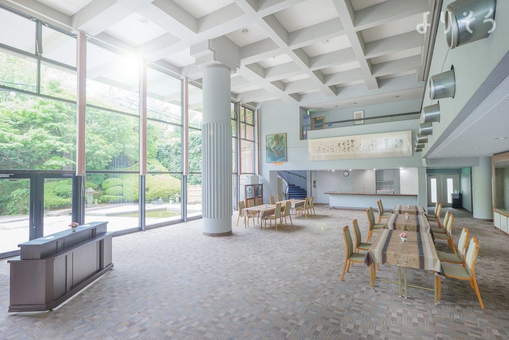 八幡陣山斎場のエントランスの画像