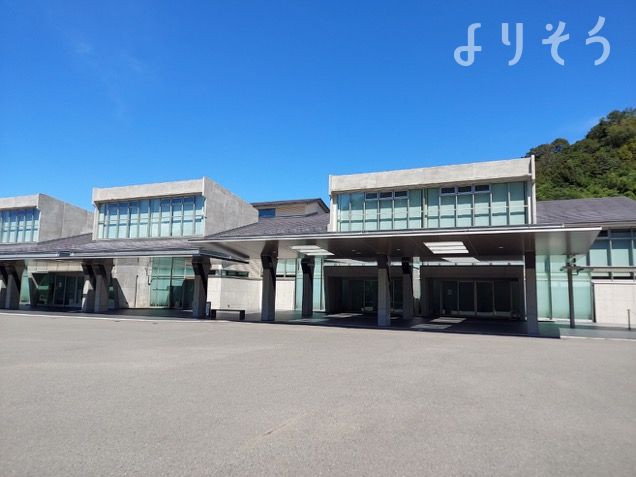 五色台聖苑の外観写真です（3枚目）