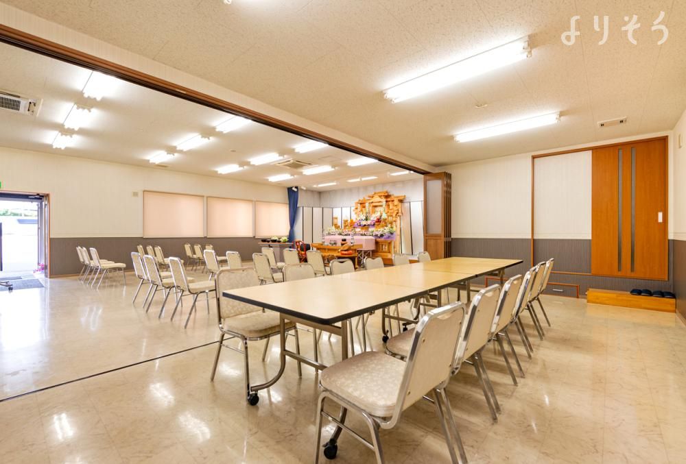 鈴典葬祭八幡ホールの内観写真です（2枚目）