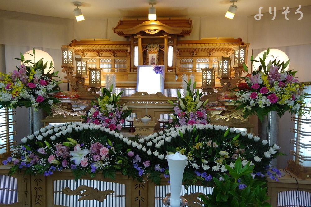 家族葬のカナクラオールストーン 吉野川の祭壇写真です