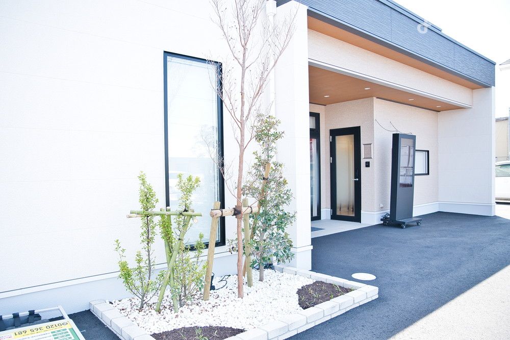 家族葬のトワーズ磐田豊田のエントランス写真です（1枚目）