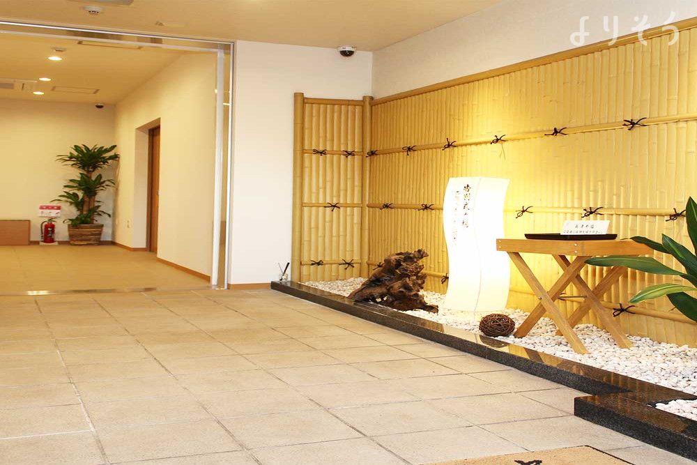 よりそう提携斎場(愛知県名古屋市西区赤城町50-2)のエントランス写真です（3枚目）