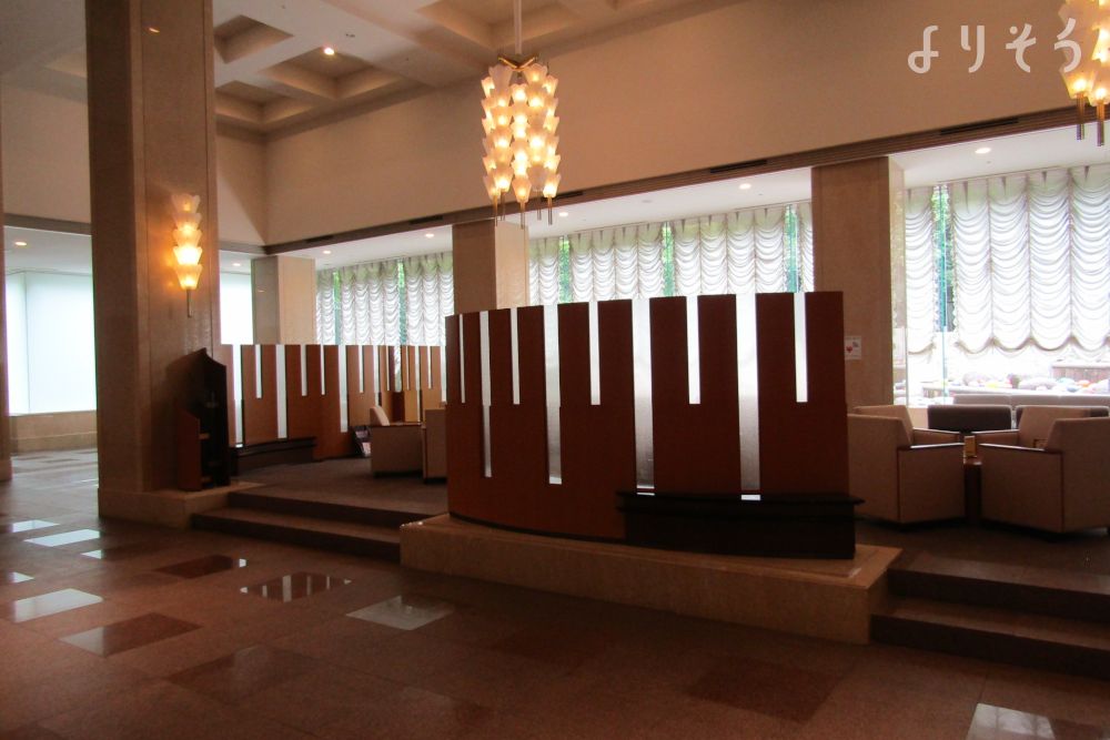 箕面市立聖苑の内観写真です（1枚目）