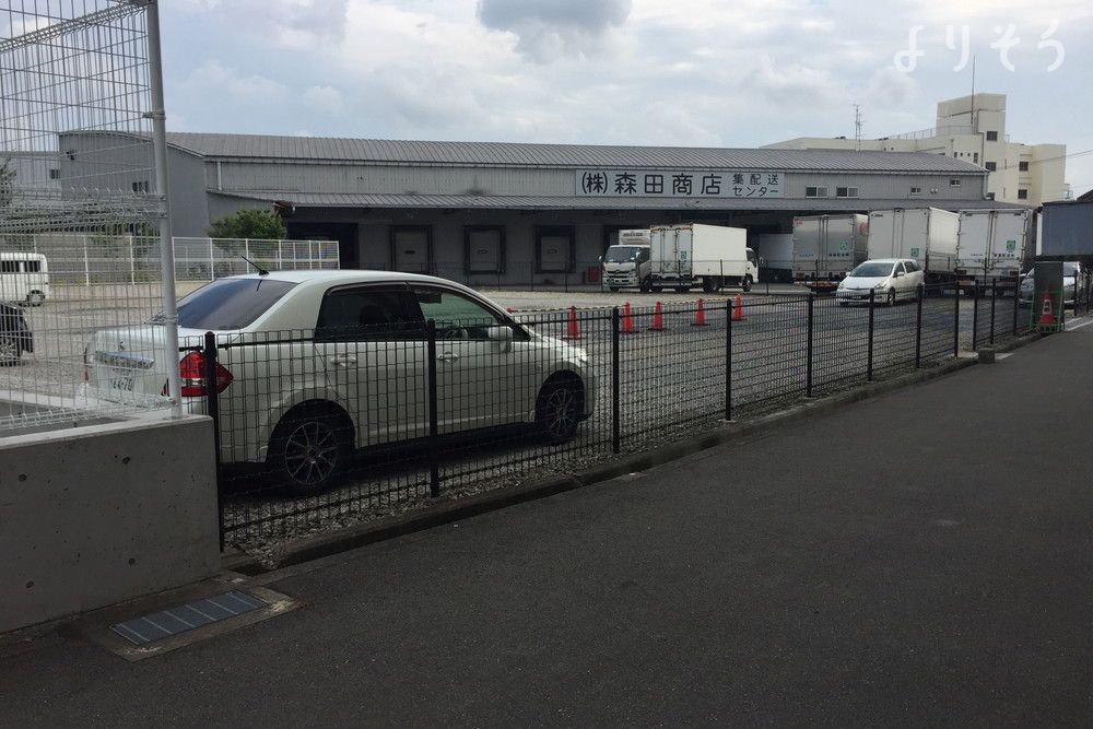 せっつメモリアルホールの駐車場写真です（2枚目）