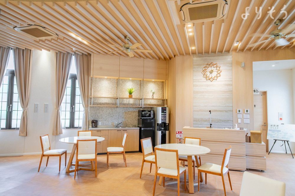 よりそう提携斎場(大阪府茨木市南春日丘2-9-14)のお清め所(会食室)の画像