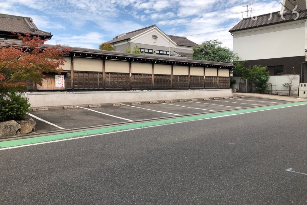 龍雲院の駐車場写真です（1枚目）