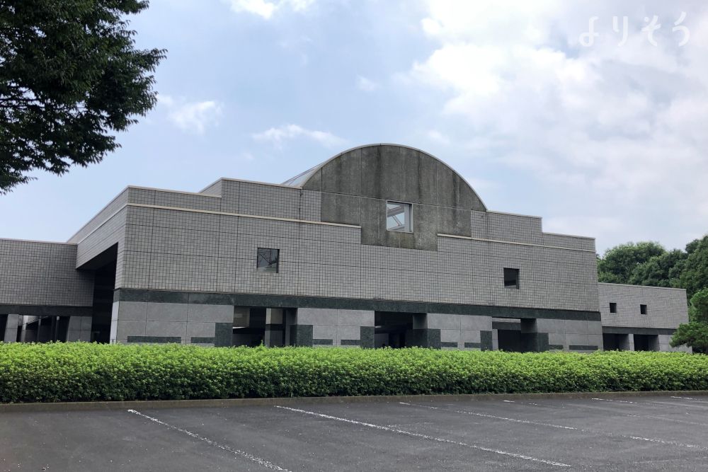 茅ヶ崎市斎場の外観写真です（2枚目）