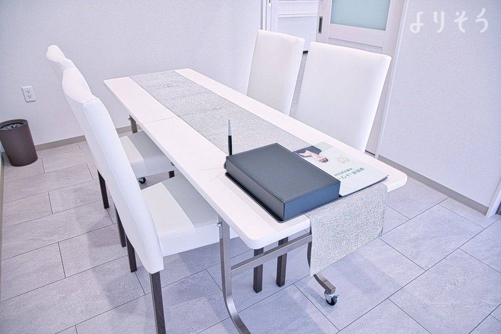 家族葬のトワーズ 豊川平尾の内観写真です（2枚目）