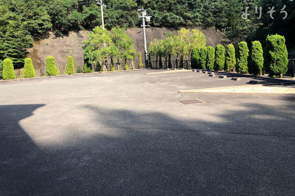 山口市徳地斎場の駐車場写真です（2枚目）