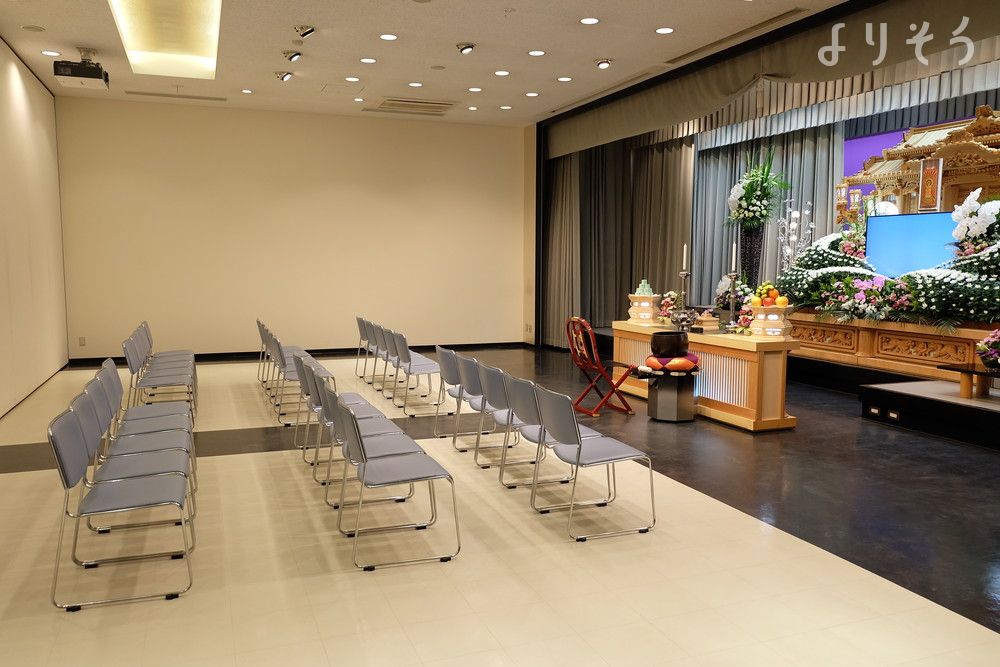 やわらぎ斎場 川沿のホール写真です（2枚目）