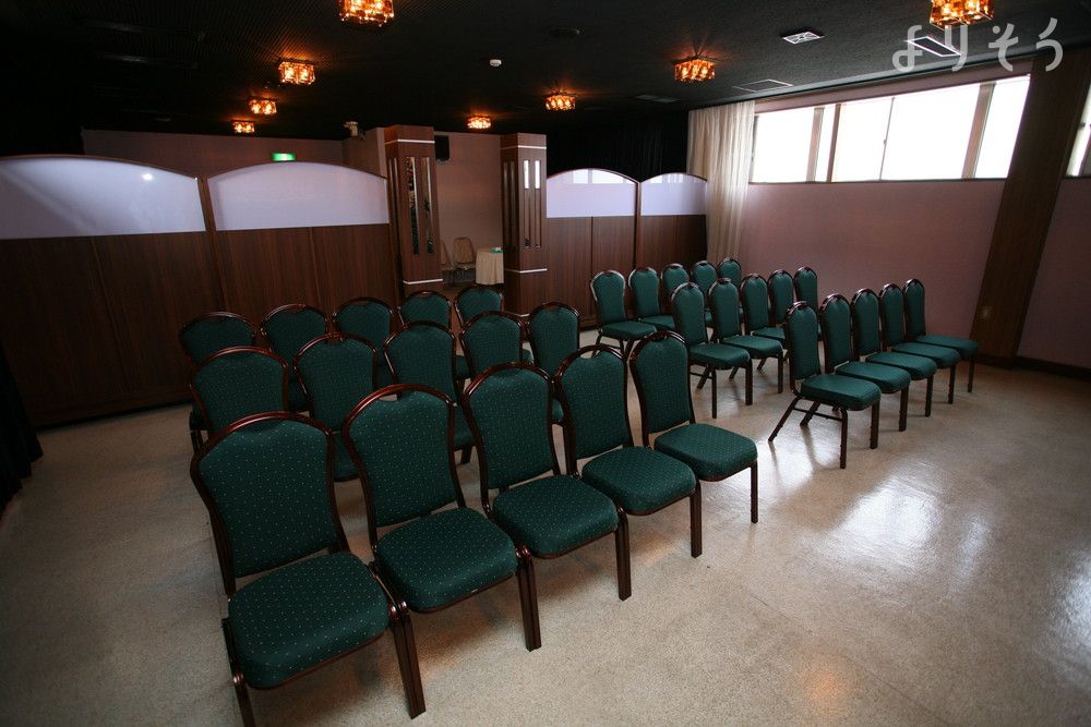 よりそう提携斎場(新潟県燕市秋葉町-3-21-7)のホール写真です（2枚目）