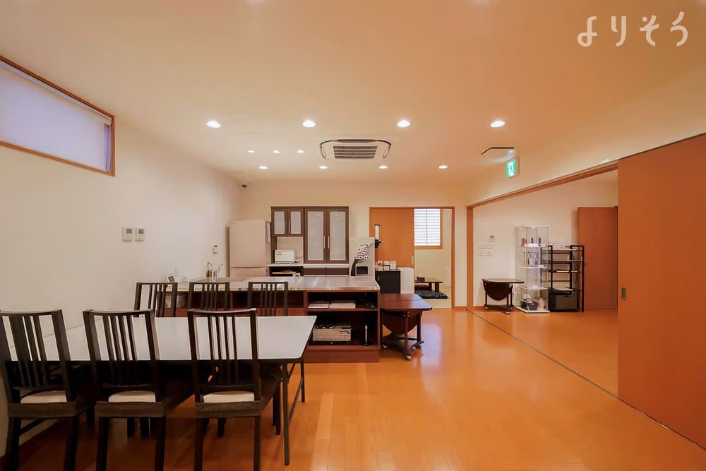 メモリーハウス 東大阪衣摺の内観写真です（1枚目）