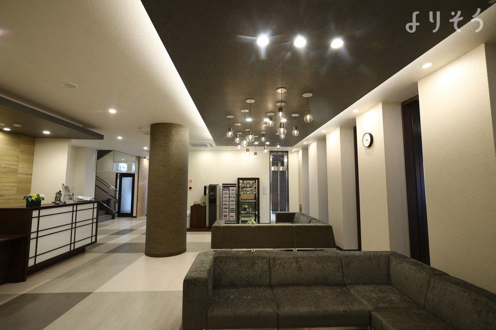 姪浜斎場のエントランス写真です（2枚目）