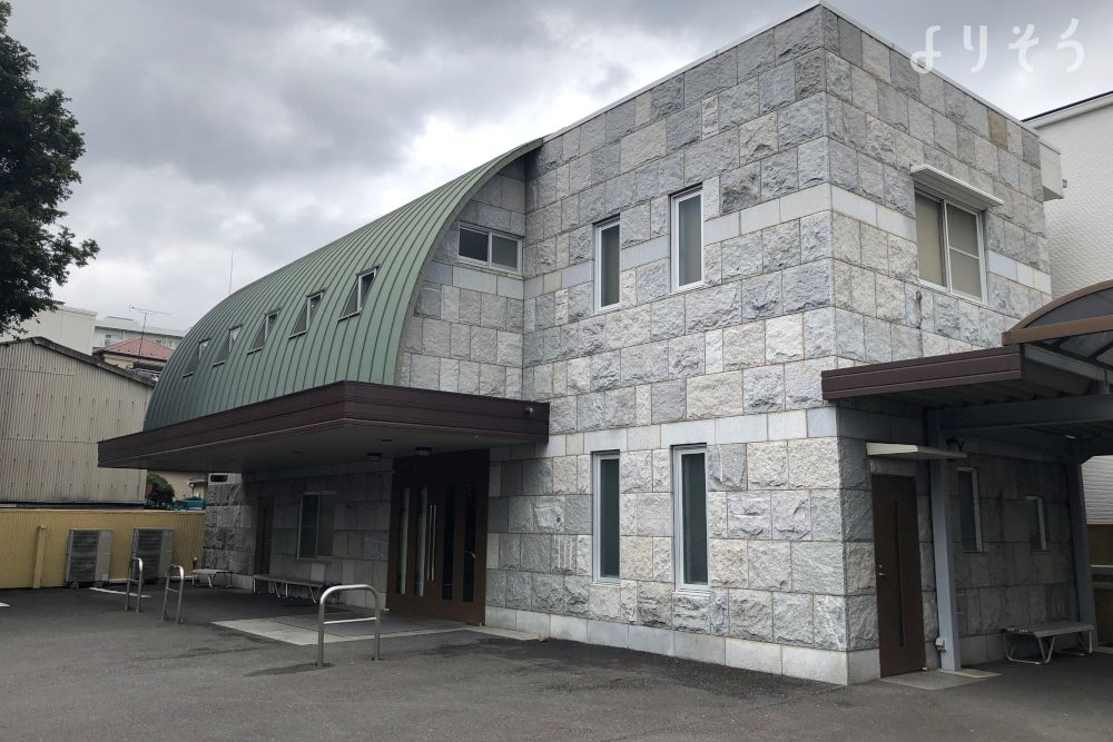 城官寺会館の外観写真です（2枚目）
