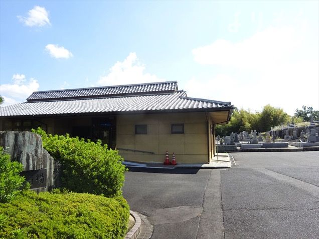 広陵町営斎場の外観写真です（2枚目）