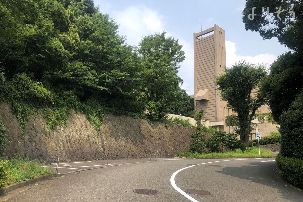 横浜市戸塚斎場の外観写真です（3枚目）