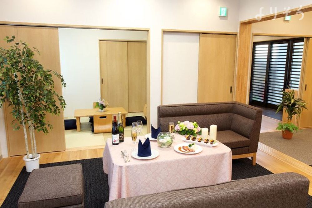 よりそう提携斎場(愛知県豊川市中央通5-22)の親族控室写真です（2枚目）
