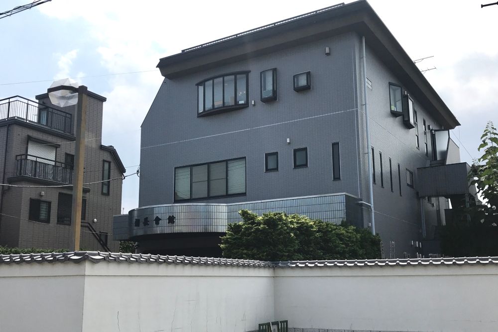 本住寺 朗長会館の外観写真です（3枚目）