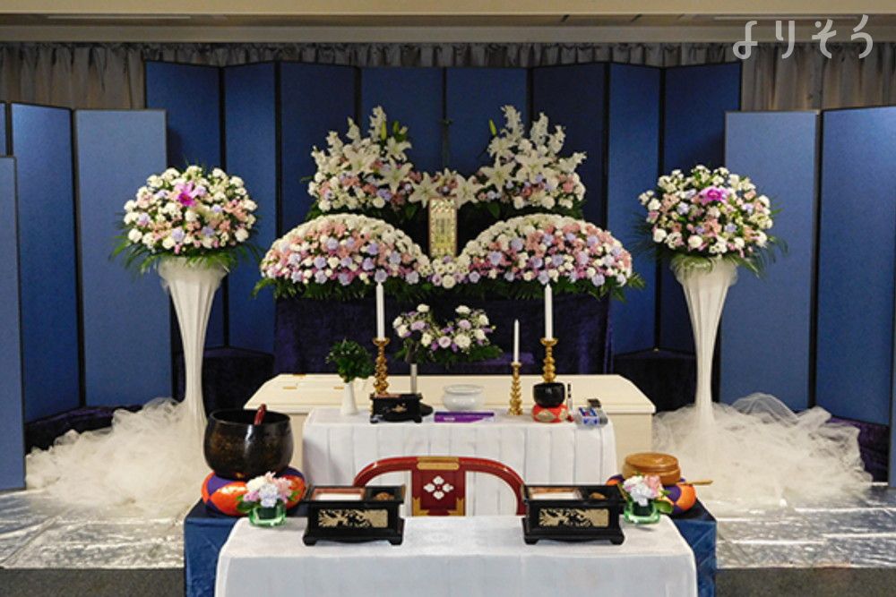 横浜中央霊園 六角堂の祭壇の画像