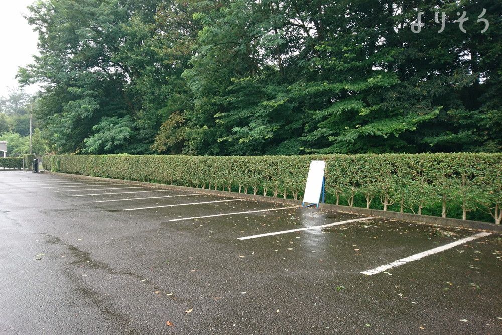 こだま聖苑の駐車場写真です（1枚目）