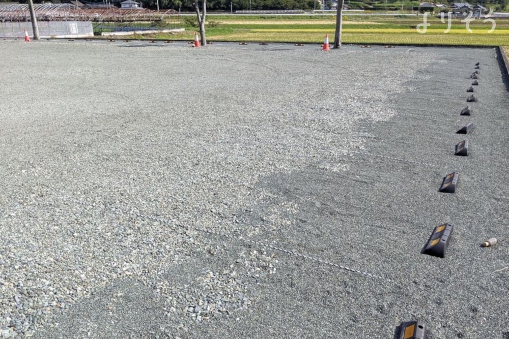 川西斎場の駐車場写真です（1枚目）