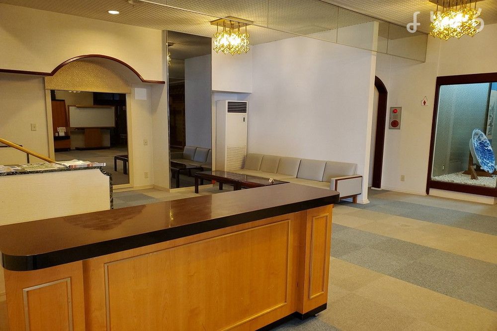 見附市市野坪町ホールのエントランス写真です