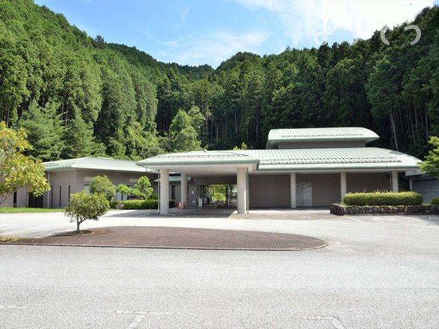 丹波市氷上斎場の外観写真です（2枚目）