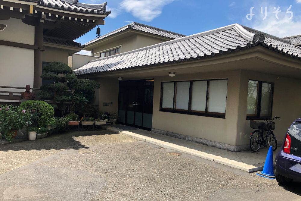 法専寺斎場の外観写真です（2枚目）