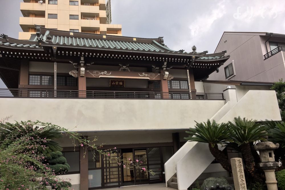 洞仙寺 家族葬ホールの外観写真です（3枚目）