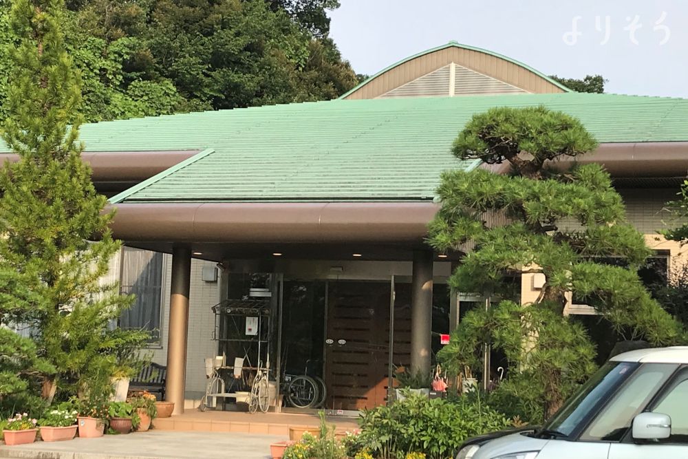 緑山メモリアルホールの外観写真です（2枚目）