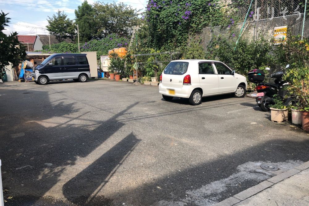 瑞光寺 カトレアホールの駐車場写真です（1枚目）