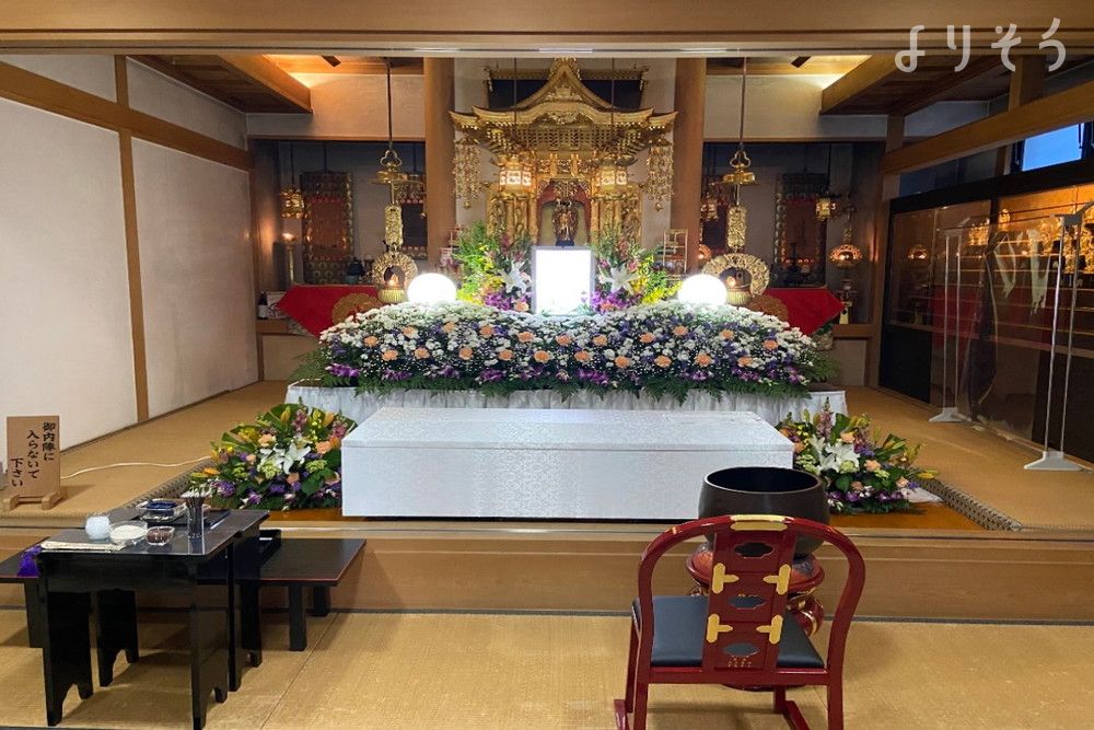 専修寺の祭壇写真です（2枚目）