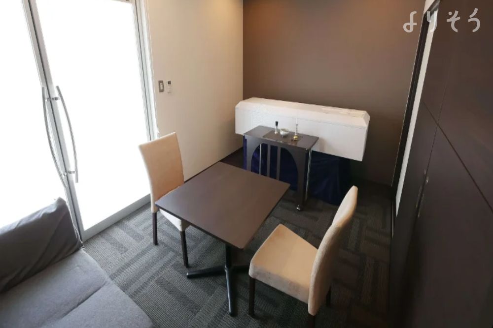 自由な家族葬 千の風 八王子ふじもりホールの面会・安置室写真です