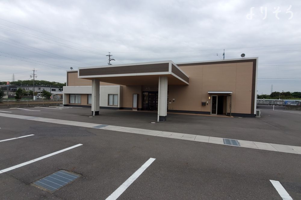 メモワール笠松斎場の外観写真です（2枚目）