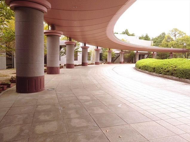 うしくあみ斎場の外観写真です（2枚目）