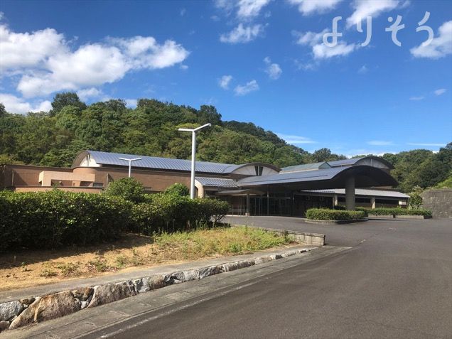 さぬき市斎場の外観写真です（3枚目）