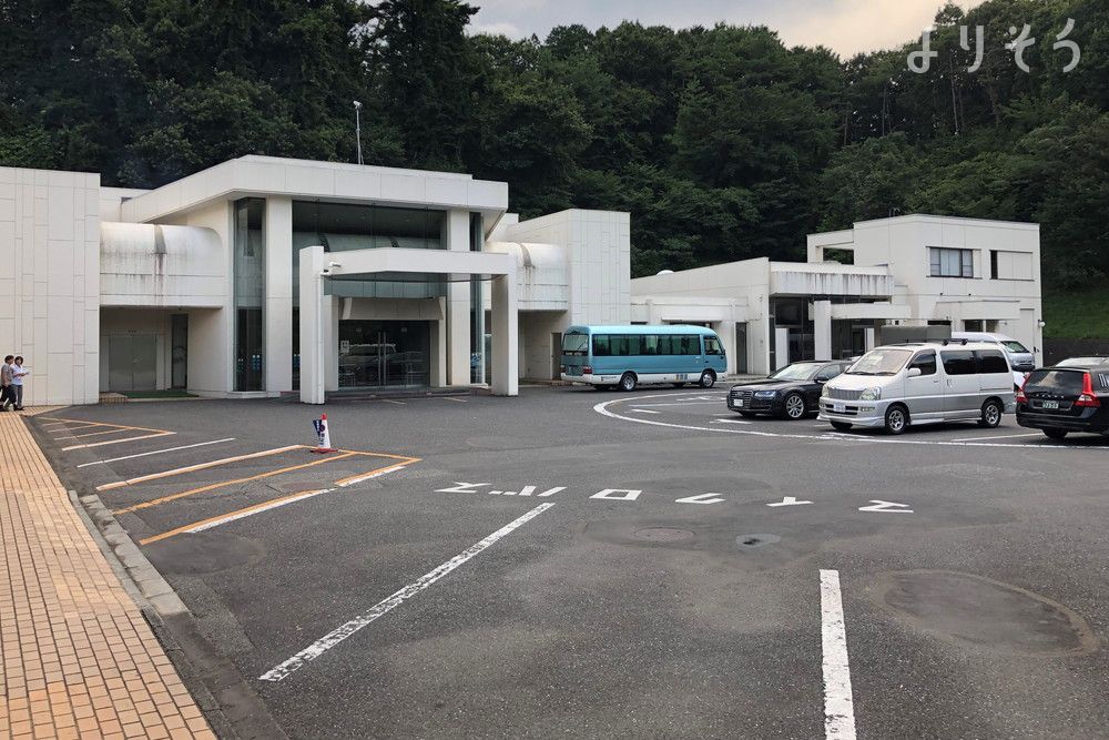 広域飯能斎場の駐車場写真です