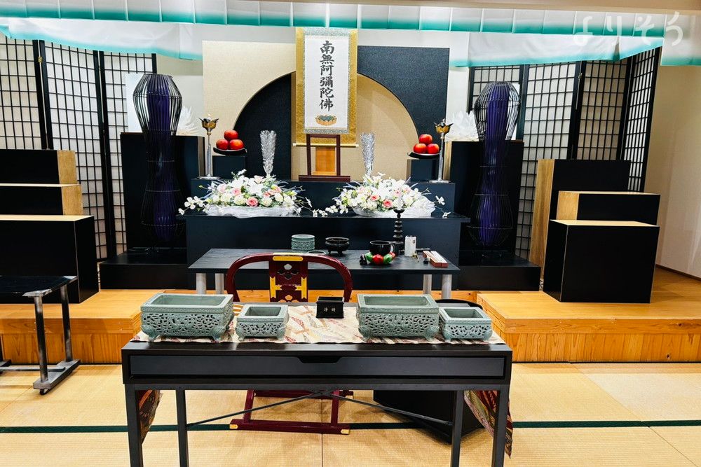 家族葬のカナクラオールストーン 丸亀郡家の祭壇写真です（1枚目）