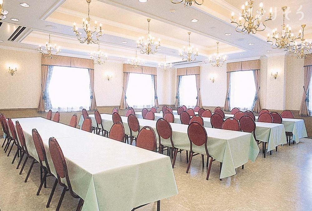 よりそう提携斎場(千葉県四街道市四街道1-22-15)のお清め所（会食室）写真です