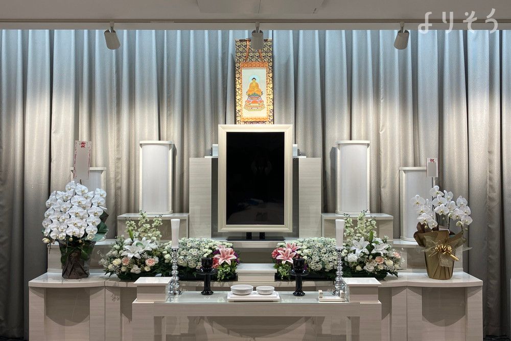 家族葬ホール掬水苑 柳生の祭壇の画像